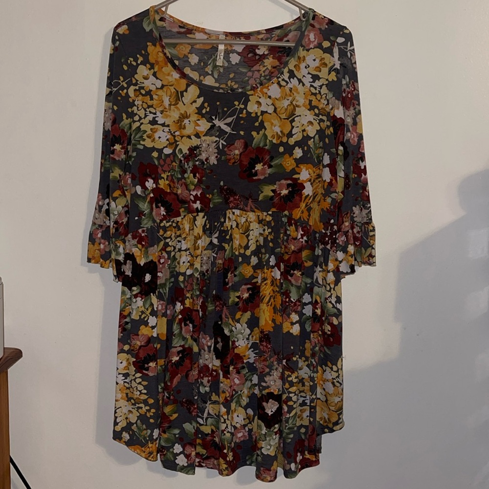 Floral Scoop Neck Tunic Top in Charcoal with Mustard & Burgundy